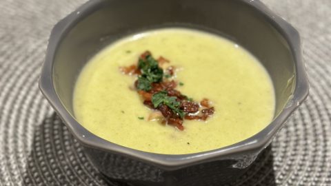 Potatisochpurjolökssoppa