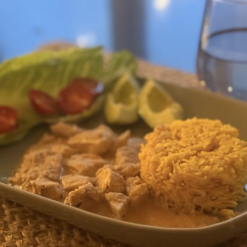 Mandelkyckling i kokosmjölk – krämig och smakrik kycklinggryta